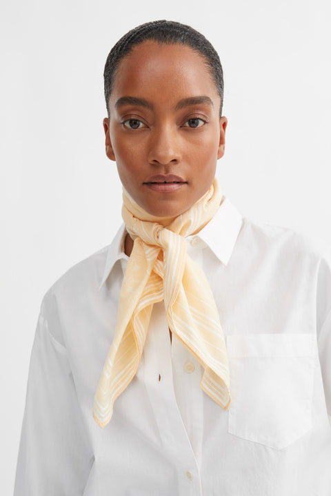 Classic Scarf 90x90 (Light Peach/White)