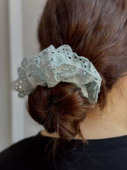 Pico - Lace Scrunchie (Ivory)